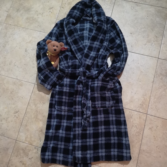 3/$30  Kids Robe! Fuzzy & Soft With Pockets! - Picture 10 of 11
